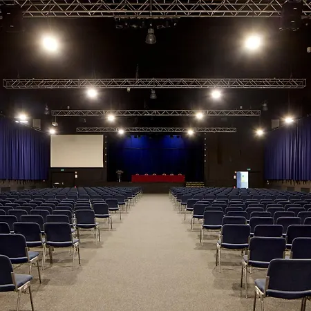 Trip Axxon מלון 4*