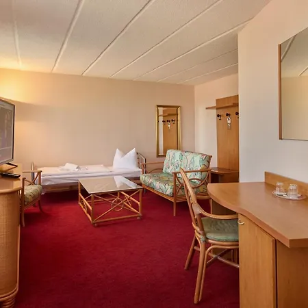 Trip Axxon מלון 4*