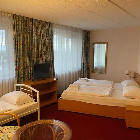 Trip Axxon מלון 4*