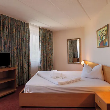 Hotel Axxon 4*